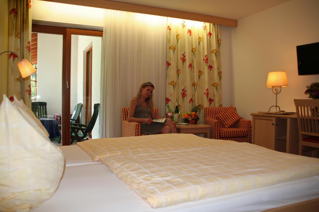 Hotel Garni Pension Zur Wacht شتروبل المظهر الخارجي الصورة